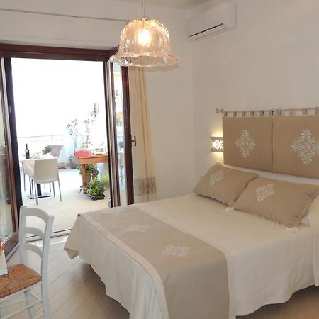 La Terrazza Acomodação com café da manhã Oristano Exterior foto