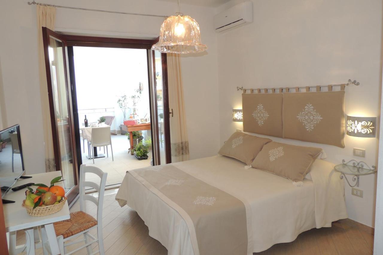 La Terrazza Acomodação com café da manhã Oristano Exterior foto